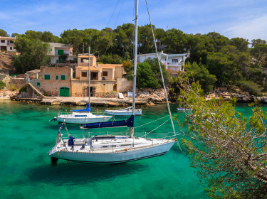 Saronic Gulf Bareboat Weekend — Athens to Hydra